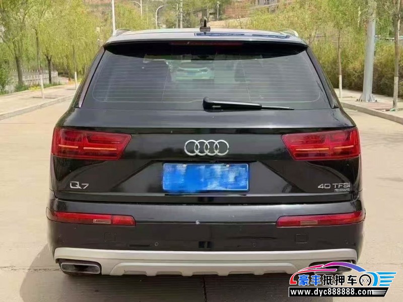 17年奥迪Q7轿车抵押车出售