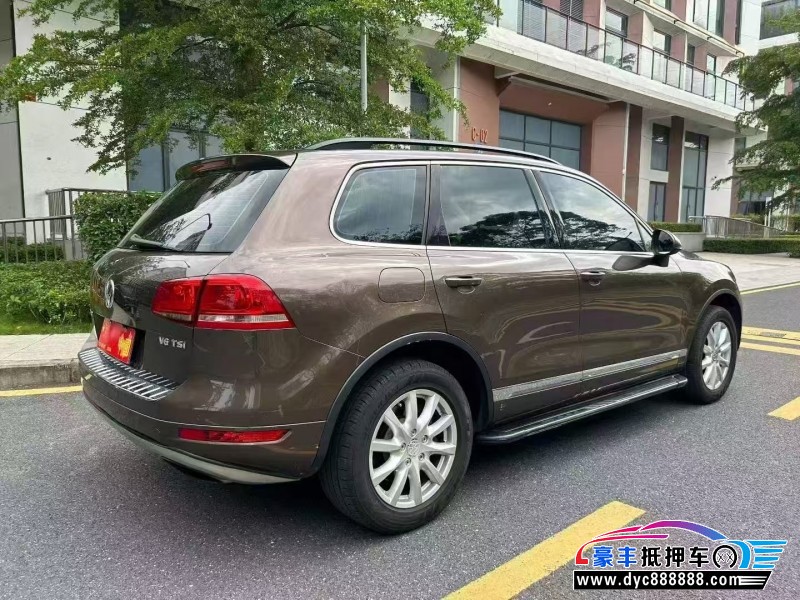 15年大众途锐轿车抵押车出售