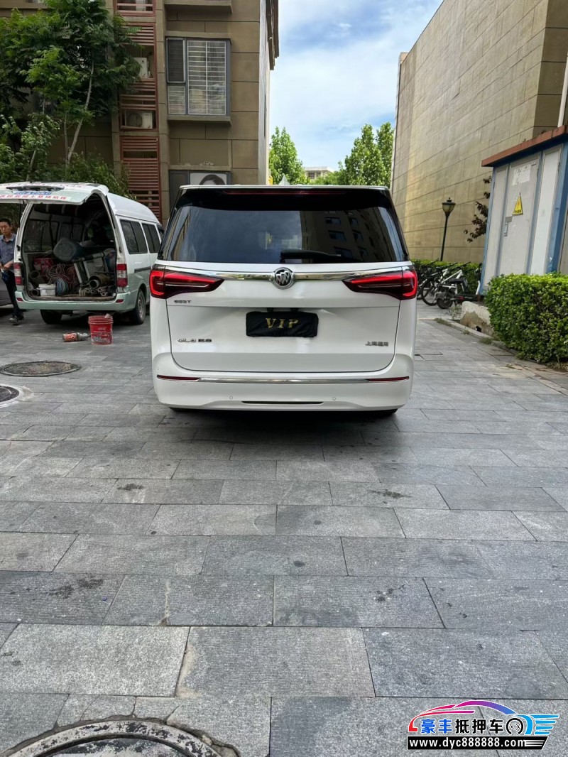 20年别克GL8轿车抵押车出售