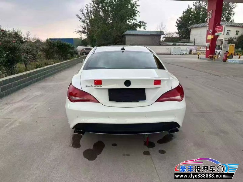 16年奔驰GLA轿车抵押车出售