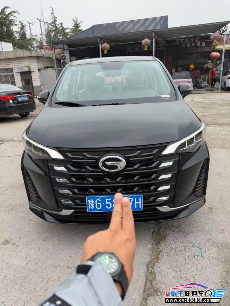 抵押车出售26年传祺m6轿车