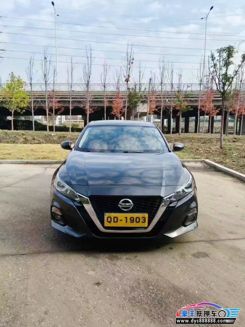 抵押车出售22年日产天籁轿车