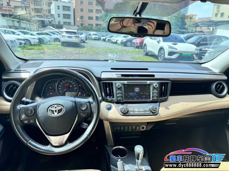 15年丰田RAV4轿车抵押车出售