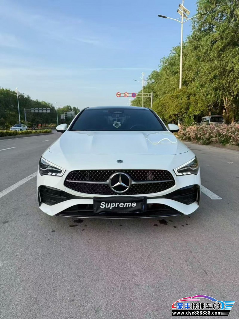 抵押车出售24年奔驰CLA轿车