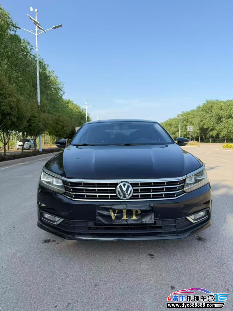 抵押车出售18年大众帕萨特轿车