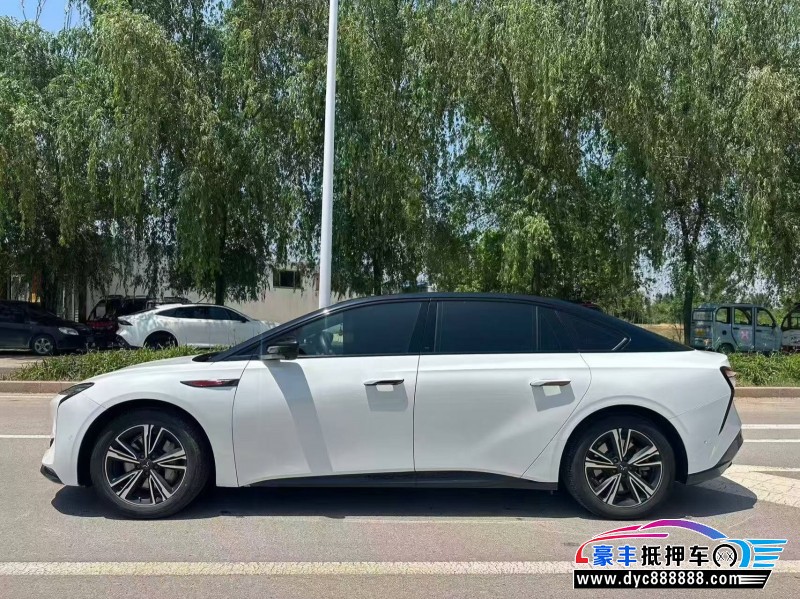 25年红旗EH7轿车抵押车出售