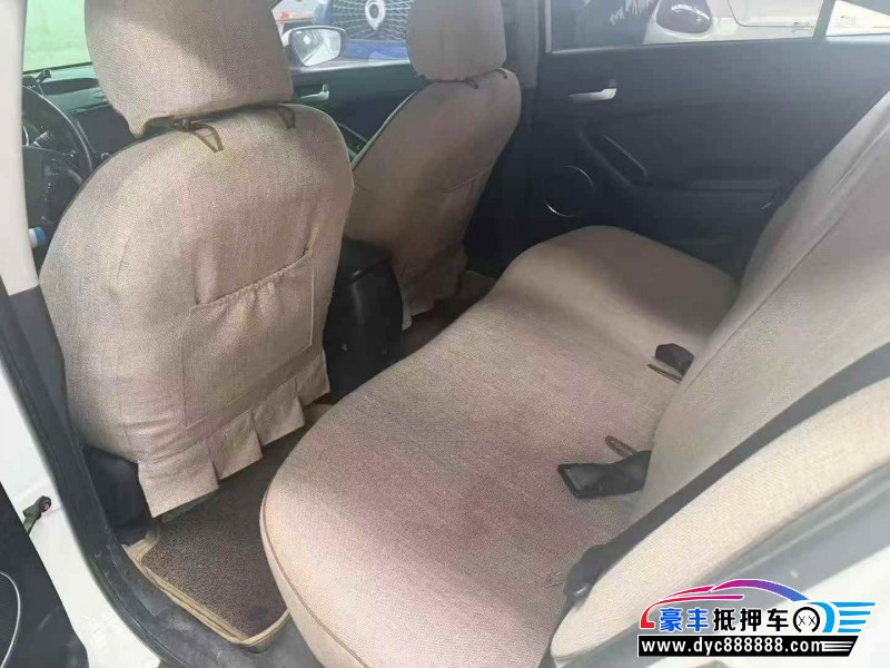 13年起亚K3轿车抵押车出售