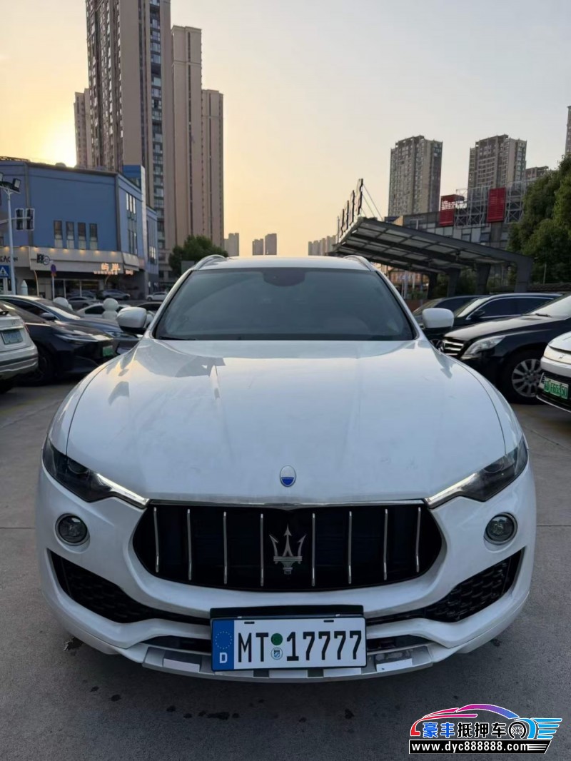 抵押车出售17年玛莎拉蒂莱万特轿车