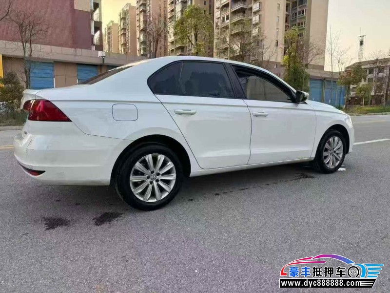 21年大众宝来轿车抵押车出售