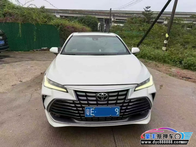 抵押车出售23年丰田亚洲龙轿车