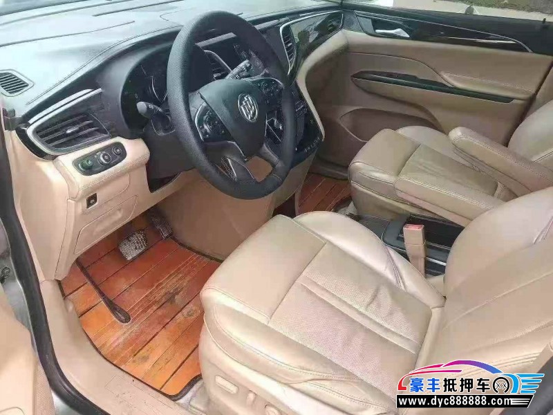 17年别克GL8轿车抵押车出售