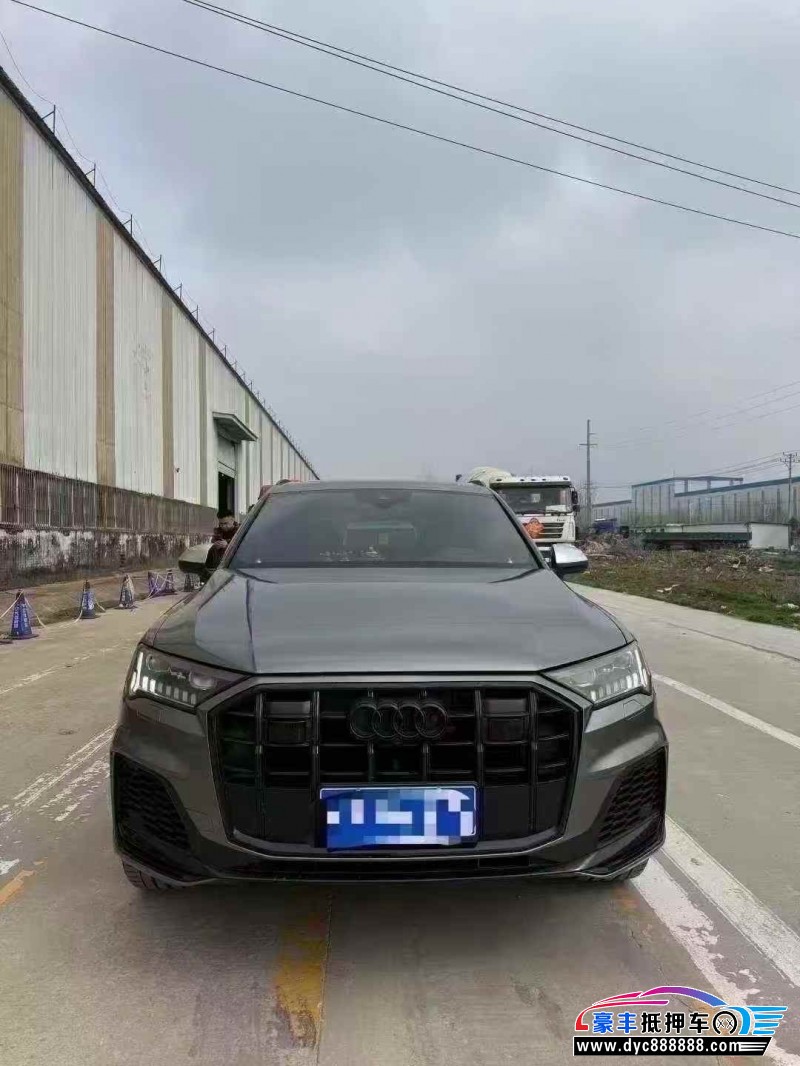 抵押车出售22年奥迪Q7轿车