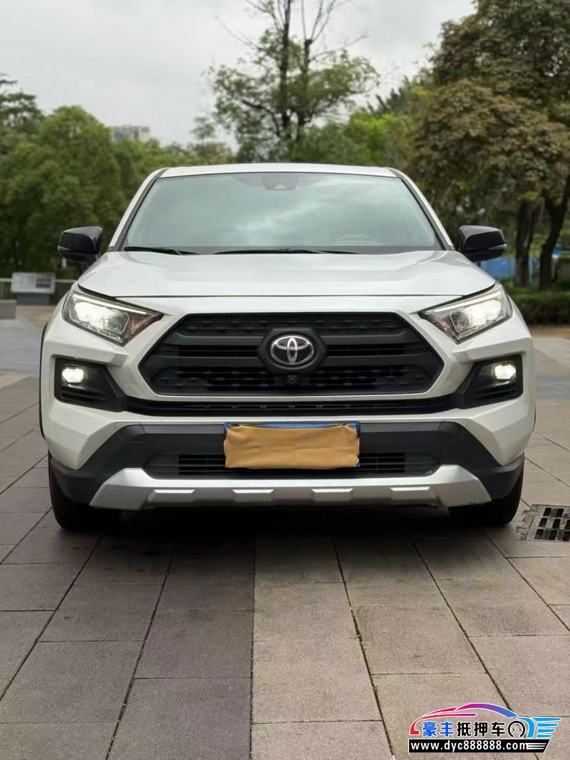 抵押车出售24年丰田RAV4轿车