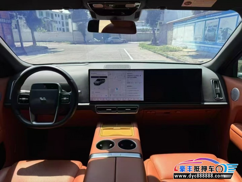 23年理想L8轿车抵押车出售