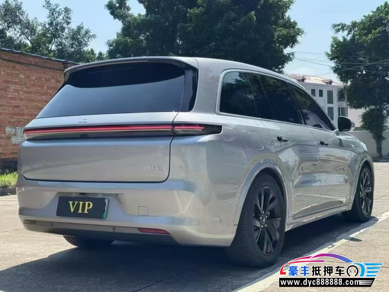 23年理想L8轿车抵押车出售