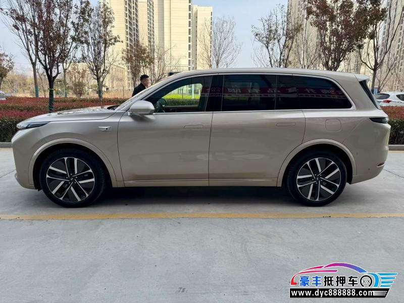 23年理想L9轿车抵押车出售