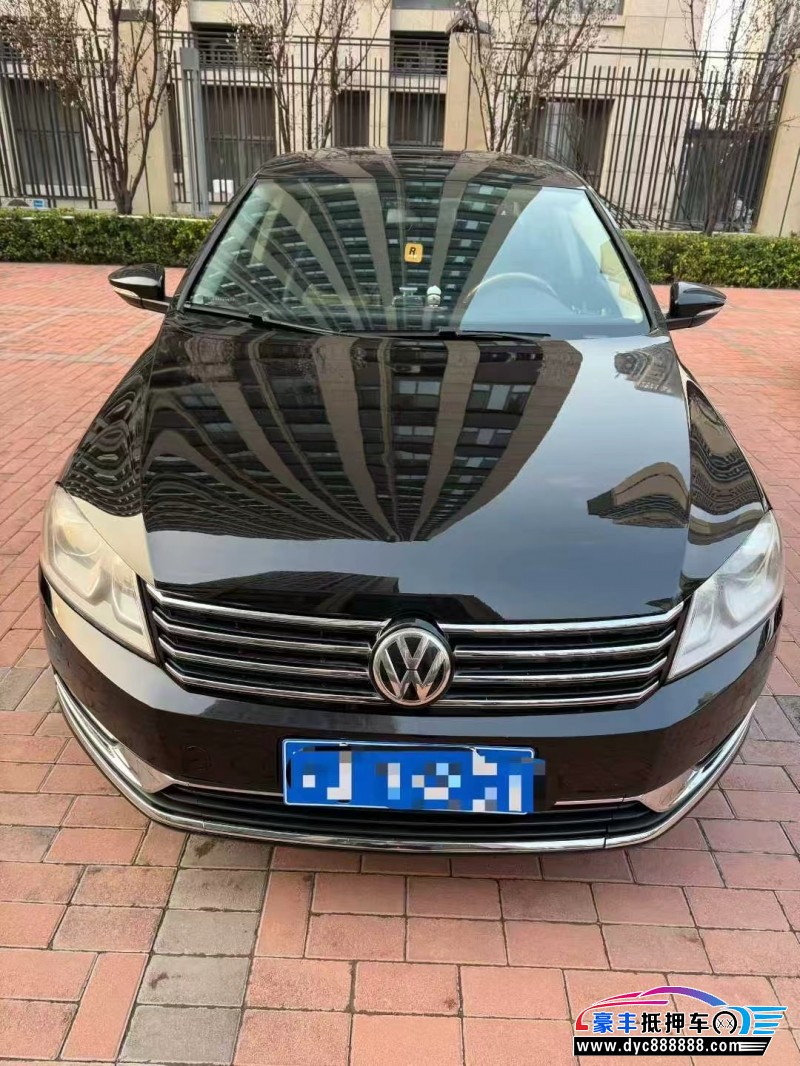 抵押车出售13年大众迈腾轿车