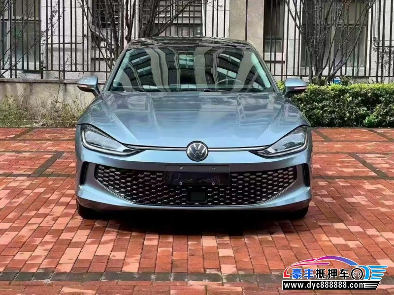 抵押车出售23年大众凌渡轿车