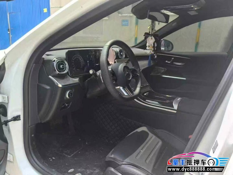 25年奔驰C轿车抵押车出售