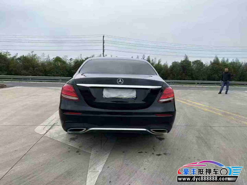 17年奔驰E轿车抵押车出售