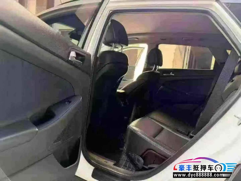 16年现代途胜轿车抵押车出售
