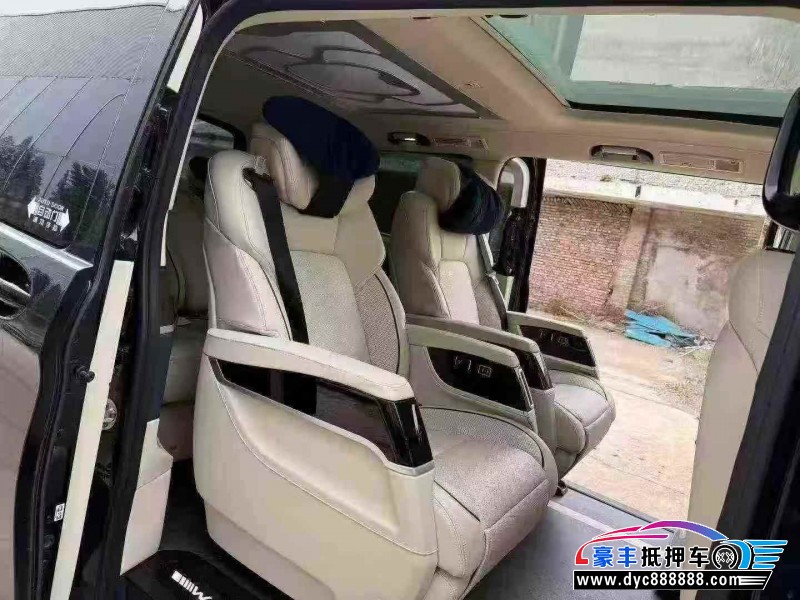 23年奔驰V轿车抵押车出售
