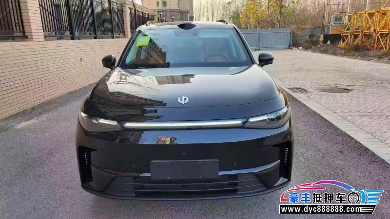 抵押车出售25年零跑C16轿车