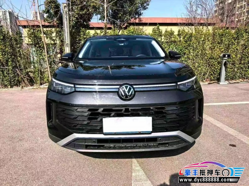 25年大众探岳轿车