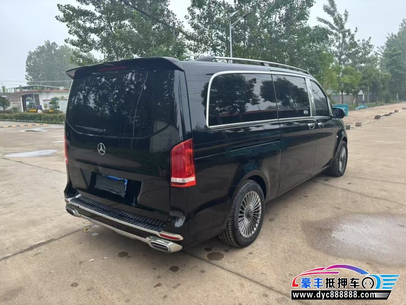 22年奔驰威霆轿车抵押车出售