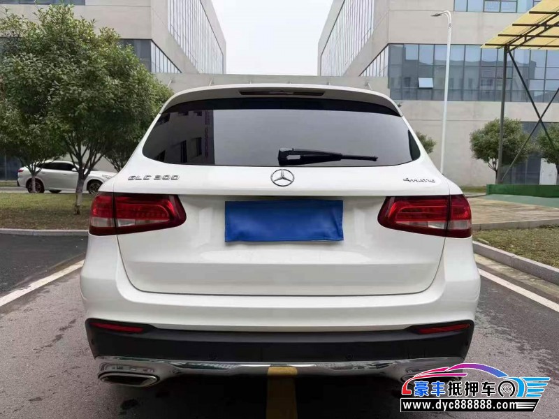 18年奔驰GLC轿车抵押车出售