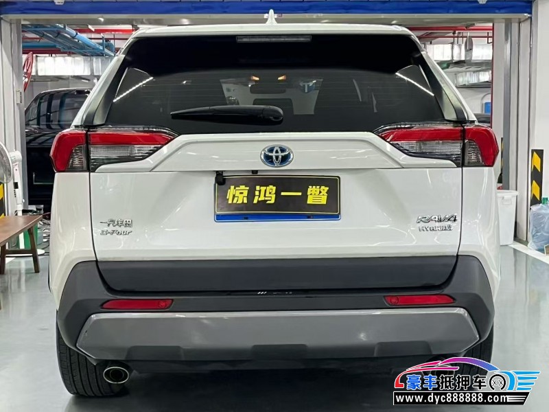 21年丰田RAV4轿车抵押车出售