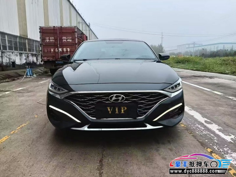 抵押车出售19年现代菲斯塔轿车
