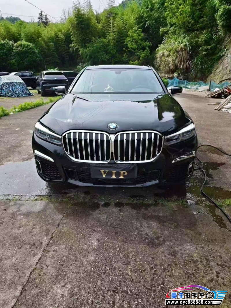 抵押车出售18年宝马7系轿车