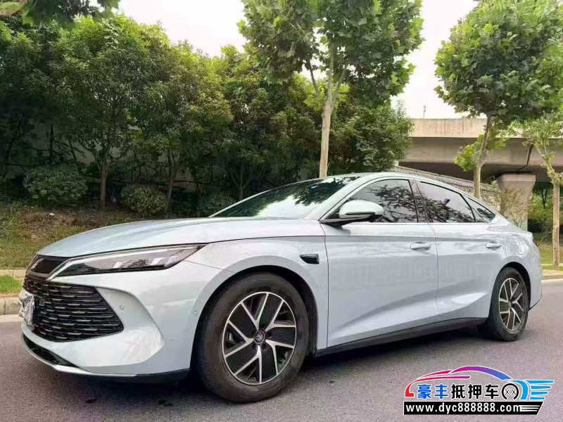 25年比亚迪秦轿车抵押车出售