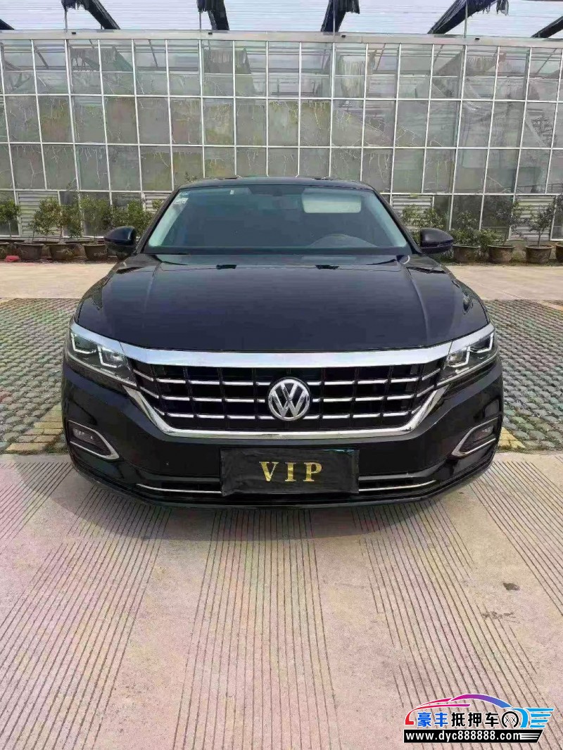 抵押车出售19年大众帕萨特轿车