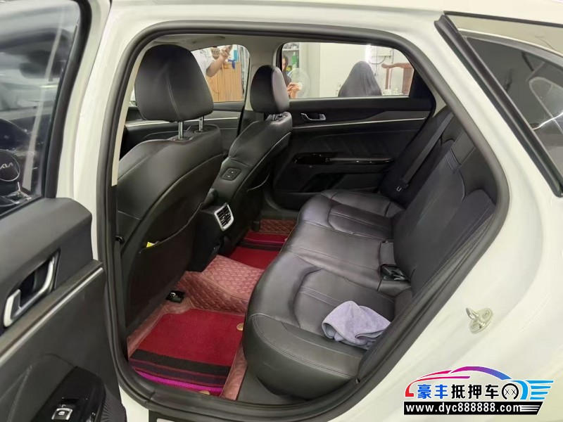 23年起亚K5轿车抵押车出售