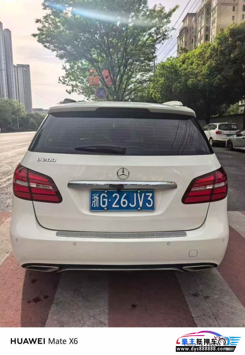 18年奔驰B轿车抵押车出售