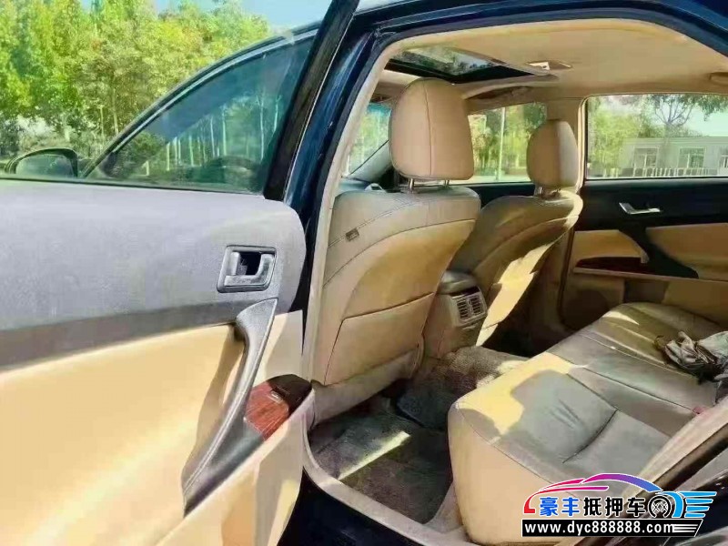 13年丰田锐志轿车抵押车出售