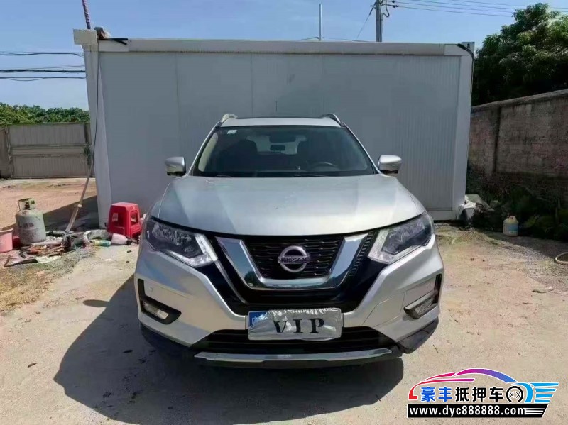 抵押车出售18年日产奇骏轿车