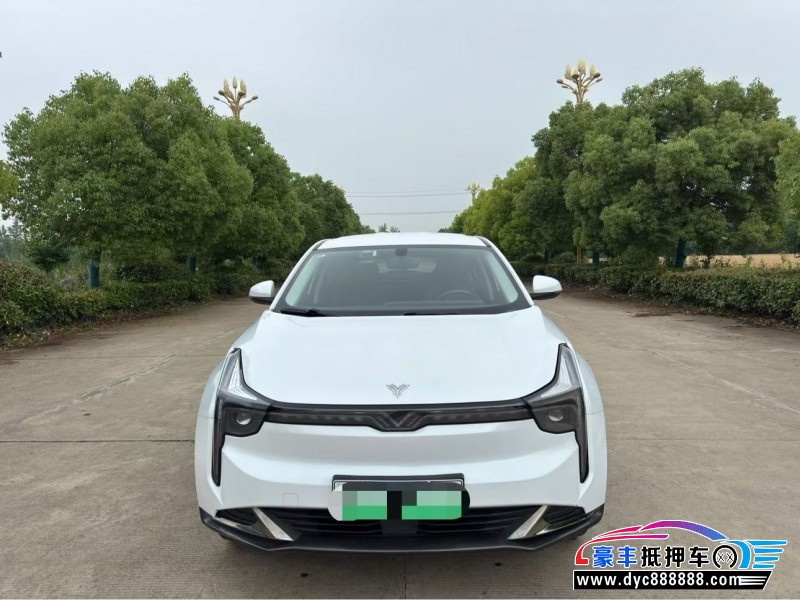 24年哪吒U轿车抵押车出售
