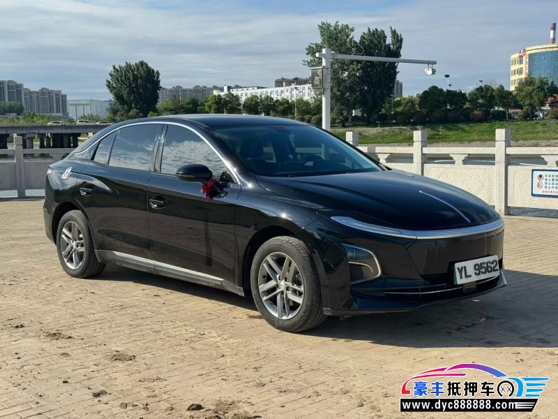 25年红旗EQM5轿车抵押车出售