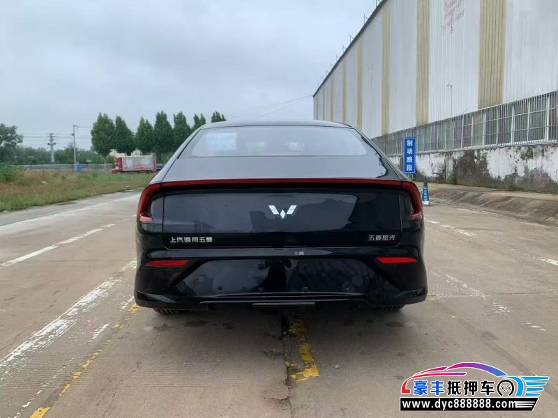 26年五菱星光轿车抵押车出售