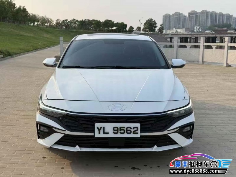 抵押车出售24年现代伊兰特轿车