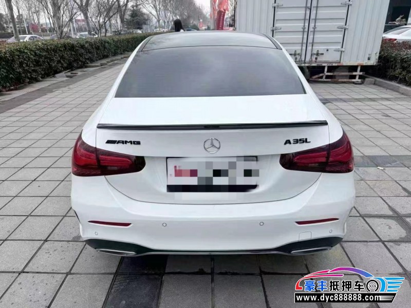23年奔驰A轿车抵押车出售