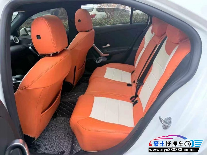 23年奔驰A轿车抵押车出售