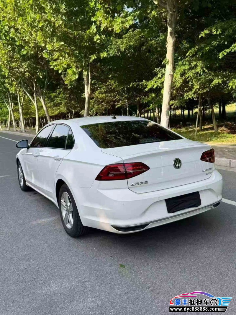 20年大众凌渡轿车抵押车出售