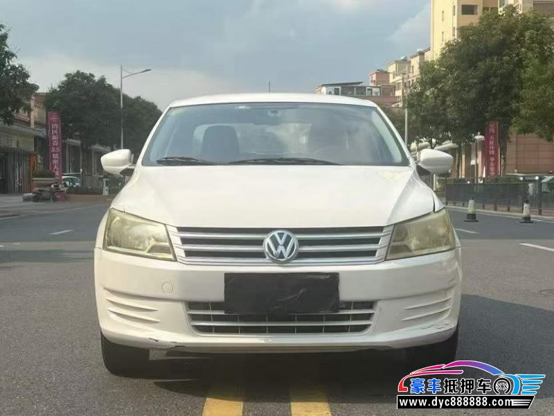 13年大众桑塔纳轿车