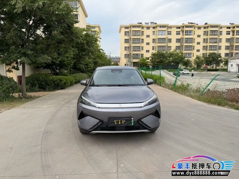 抵押车出售25年比亚迪元轿车