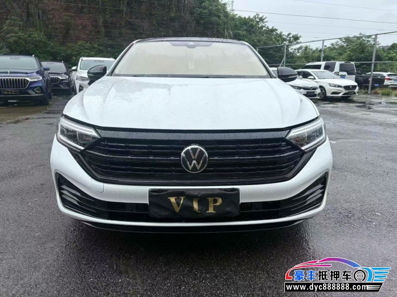 抵押车出售24年大众速腾轿车