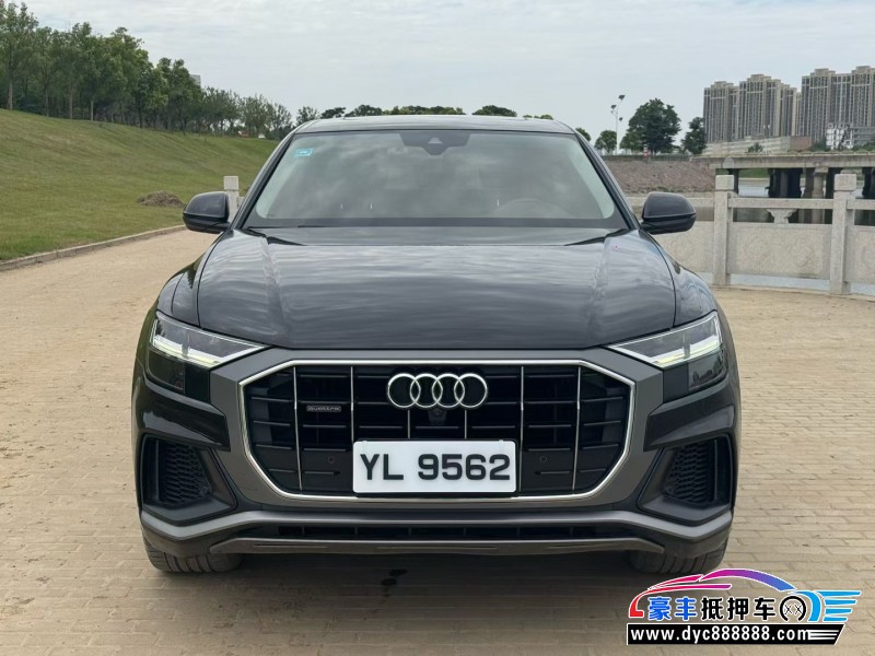 抵押车出售20年奥迪Q8SUV